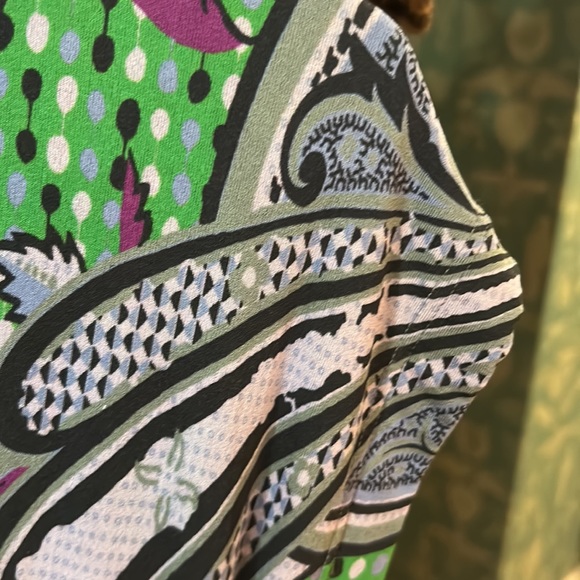 Etro cocktail dress. 92% Viscose 8% Elastin SZ42 double lined. Gorgeous colors - Picture 7 of 10